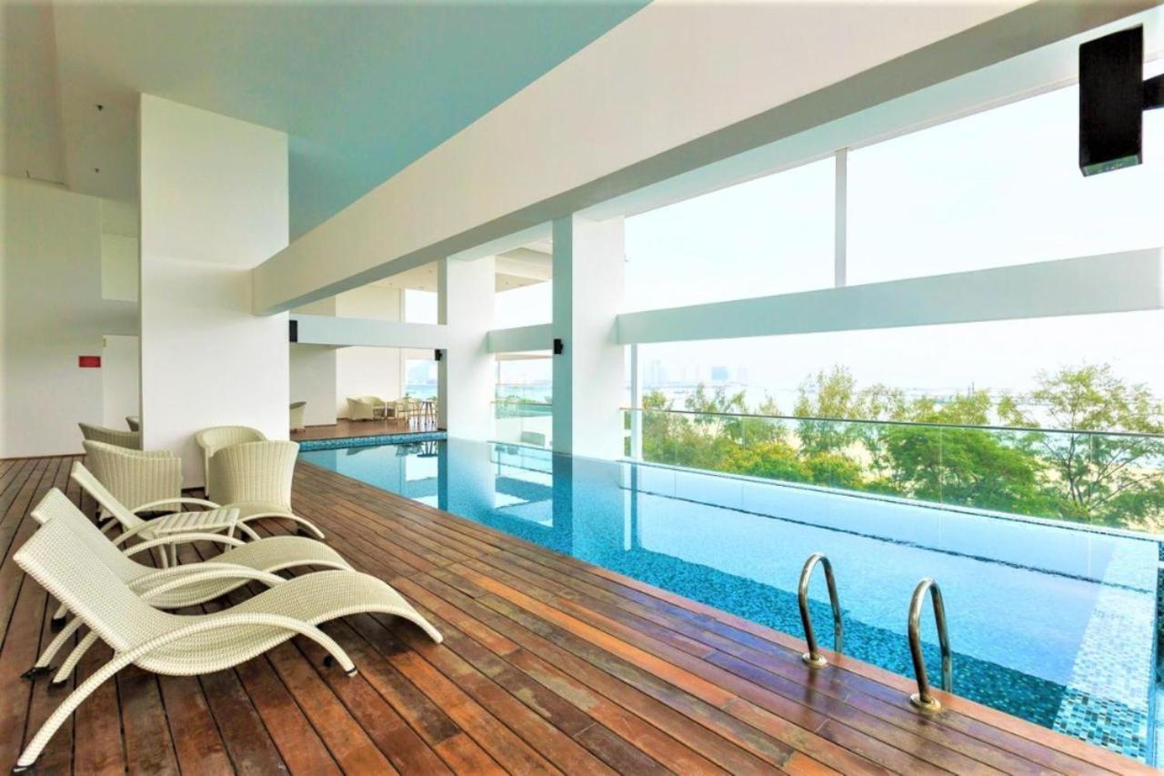 Sunrise Gurney Premium Executive City/Seafront Suite - Penang George Town Exterior foto